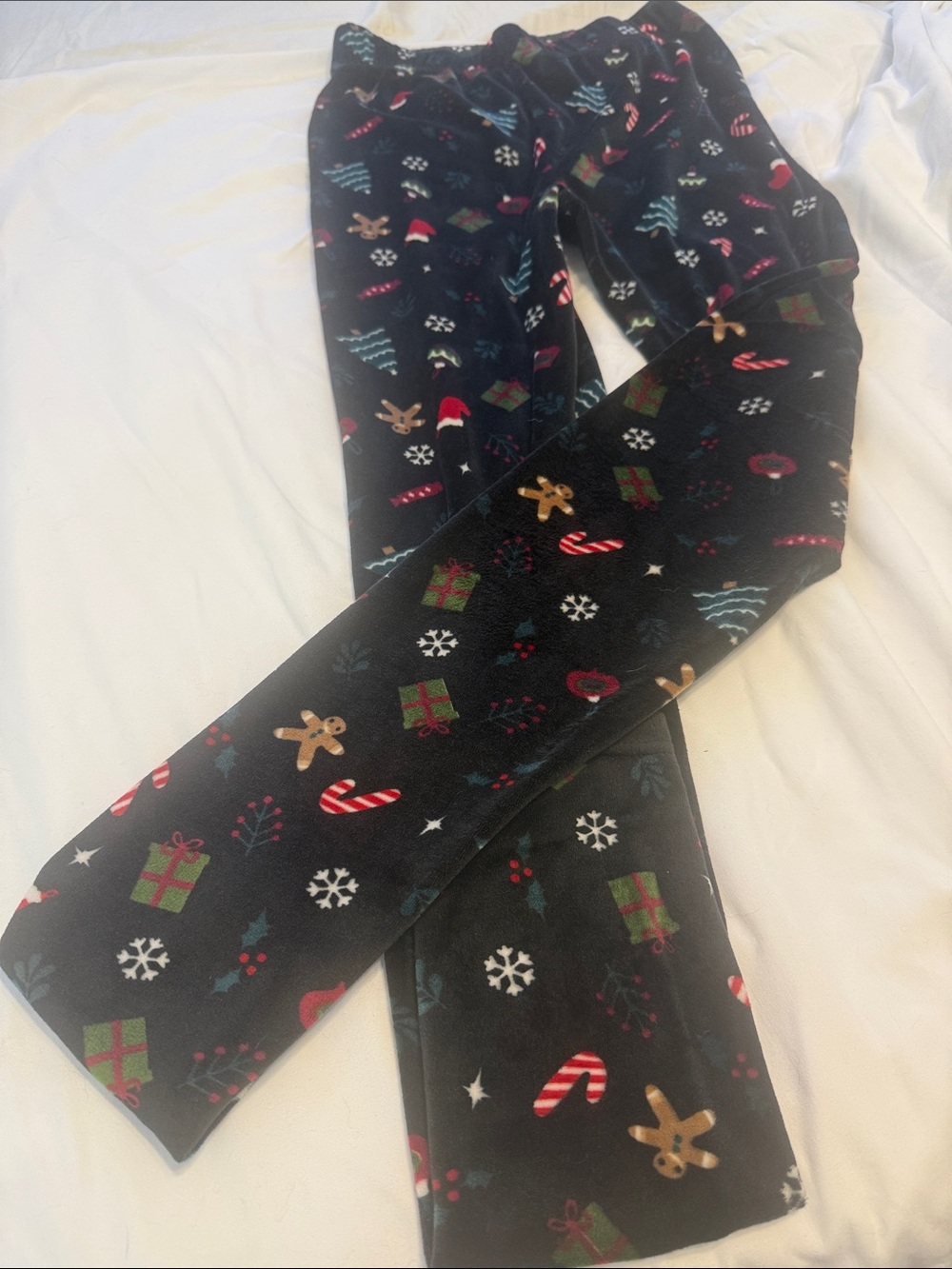 Cozy Black Holiday Print Fleece Joggers